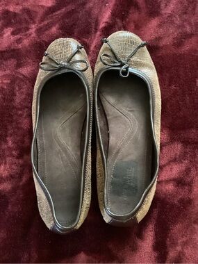 What’s what! Brown Textured Ballet Flats with Bow Accent